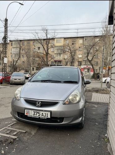 Honda Fit: 2005 г., 1.3 л, Вариатор, Бензин, Хэтчбэк