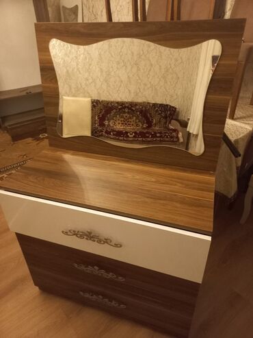Divan və masa dəstləri: İşlənmiş, 3 qapılı