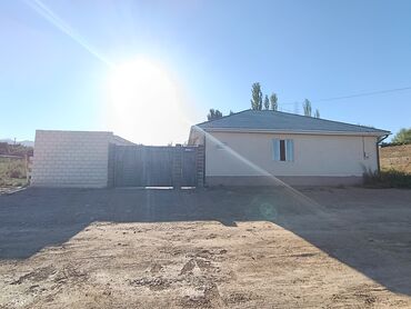 дом рынок дордой: Уй сатылат, участок 10 сотых, чоон Уй, очок, складь, погирип, сарай