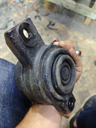 барои руйро сафед кардан: Kia sorentonun 2011 mühərrik və karopka zavod yastıqlarıdır.içərisində