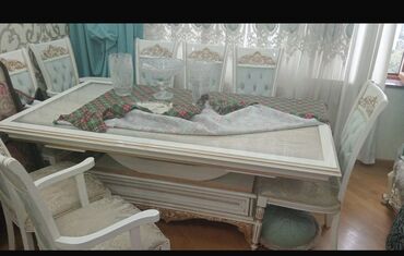 писменный стол: Qonaq otağı üçün, Açılan, Dördbucaq masa, 8 stul