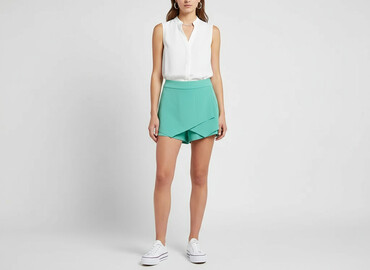 plisowane spodnie reserved: Shorts for women, size L