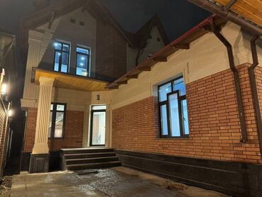 Офисы: Дом, 220 м², 7 комнат, Агентство недвижимости