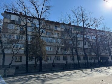продам 3 х комнатную: 3 бөлмө, 62 кв. м, Жеке план, 3 кабат, Косметикалык ремонт