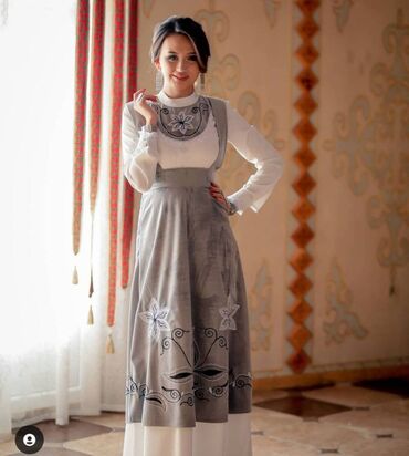 кыргыз платья: Вечернее платье, Длинная модель, Бархат, С рукавами, S (EU 36)