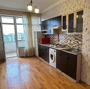 qaz: Mətbəx mebeli satılır 350₼. ölçü dəqiq deyil. Üzərində qaz moyka — 1
