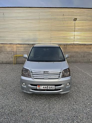 багажник 4runner: Toyota Noah: 2003 г., Автомат, Бензин, Минивэн — 1