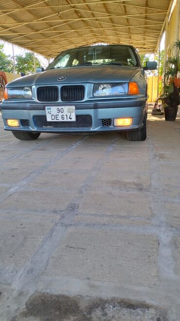 BMW 1 series: 2 l | 1995 il Sedan