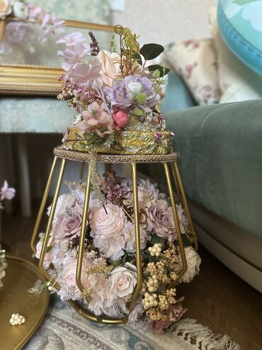 Xonça: Her biri ela vezyetdedir. Tek tek qiymeti 20 azn — 9