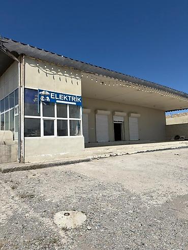 xudatda satilan evler: Bakı-Qazax magistralında TƏCİLİ! Sənədli, yol kənarı 286 m² universal — 2