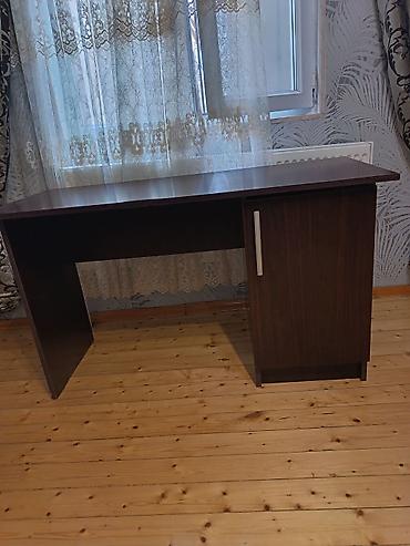 bagca stolu: Düz masa, Polkalı, Siyirməsiz, Teksturalı laminat, Zəmanətsiz, Kredit yoxdur — 1