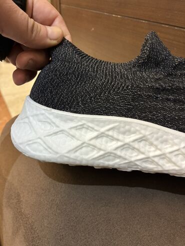 женские слипоны на высокой подошве: Slip-on idman ayaqqabısı - Rəng: tünd boz/qarışıq melanj üst, ağ