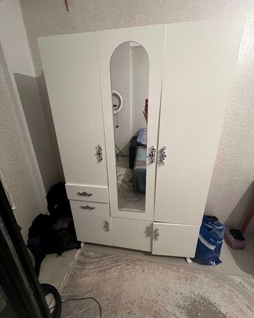 Mebel: İşlənmiş, Qarderob, paltar dolabı