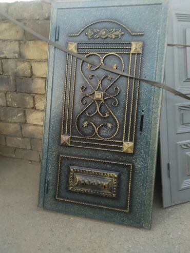 Giriş qapıları: Mənzil üçün Yeni Giriş qapısı Şəbəkə ilə, Zəmanətli, Pulsuz çatdırılma — 18