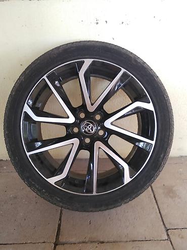 kardanlar: Toyota loqolu yüngül lehimli disk və təkər dəsti. Elan 4 ədəd komplekt — 2