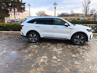 sarento: Kia Sorento – ağ rəngli, yeni loqolu kuzov. Geniş və müasir 7 yerlik — 1