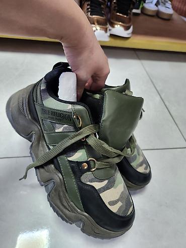 Кроссовки и спортивная обувь: Распродажа фирменных вещей много чего в наличии от 500с почти вся — 2