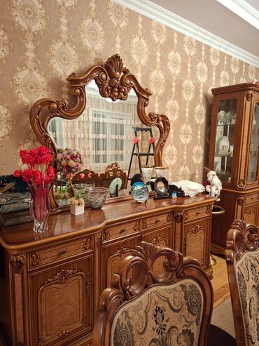 б у кухонная мебель: Комод, Стол и стулья, Сервант