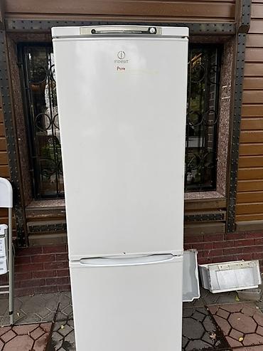 Холодильник Indesit, двухкамерный, с нижней морозильной камерой