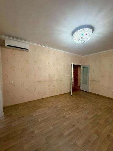 110: 3 комнаты, 70 м², Асанбай мкр 105 серия, 1 этаж — 4