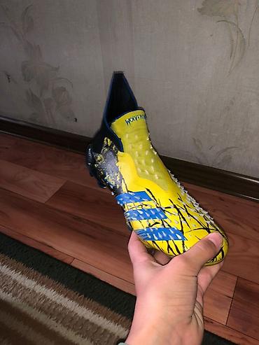 сумка новый: Футбольные бутсы без шнурков adidas Predator размер 38 адрес Ош Хбк — 5