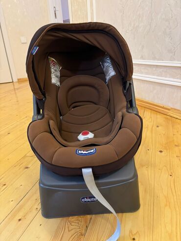 Gəzinti arabaları: Aygün☀️Chicco avtokreslo tecili satilir 70 azn yaxwi