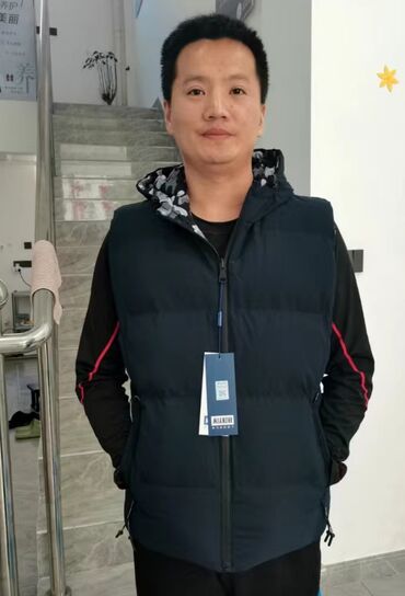 Другая мужская одежда: Новинка!!! Двухсторонний спортивный мужской жилет.Осень/зима. Размеры — 10