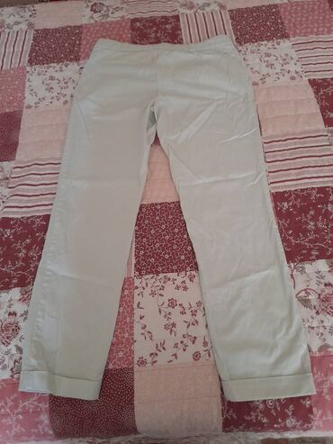 Qadın şalvarları: Müxtəlif markaların şalvarları. Birin qiyməti 10 man. Брюки различныx — 13