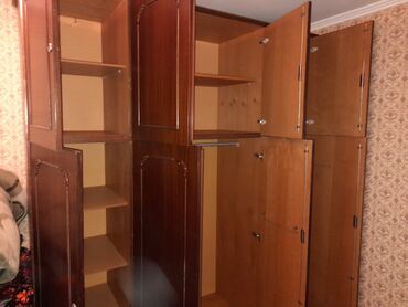 зимняя спецодежда: Шкаф большой 4хдверцовый Новая цена - 7000сом б/у самовывоз 7мкр