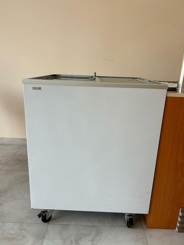 Soyuducu vitrinləri: Uğur dondurucu satılır. 3 aydır alinib. Demek olar ki tezedir. 470