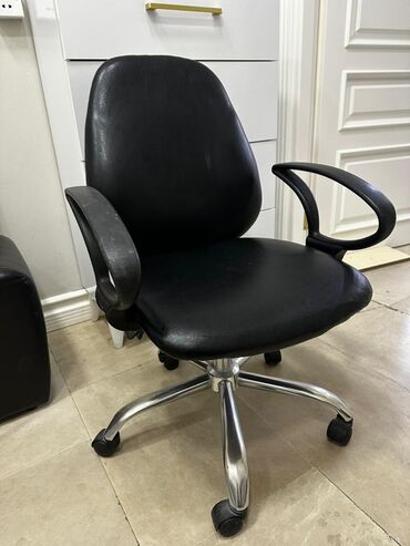 Qida məhsulları: Təkərli, Qolları tənzimlənmir, Süni dəri