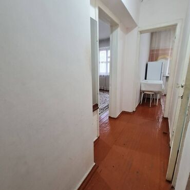 2 ком квартиру купить: 1 комната, 36 м², Индивидуалка, 2 этаж, Старый ремонт