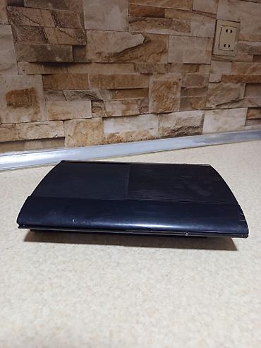 playstation 3 oyunları: Salam . Satılır 3 pultu var icinde 10 oyun var istryen elavede ede — 1