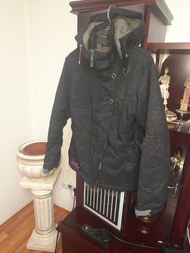 zimska jakna s: M (EU 38), Sa postavom