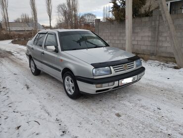 Volkswagen: Volkswagen Vento: 1994 г., 1.8 л, Механика, Бензин, Седан