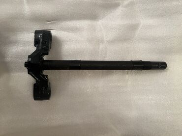 Скутеры: Различные оригинальные запчасти для скутеров Honda Dio и Suzuki. В — 25