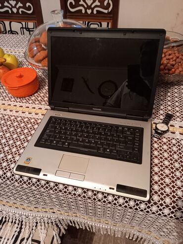 netbook satiram: Satilir Tosiba yaxşi veziyyetedi çoxdandi stfade olumur