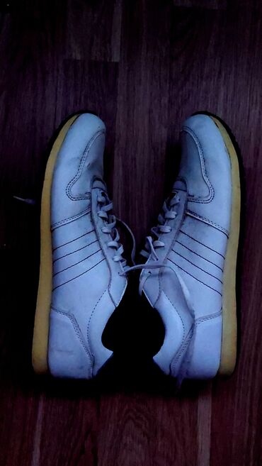 Krasofkalar və idman ayaqqabıları: Polaris krassovkası. 42 razmerdir. 2 manat — 5