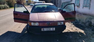 Volkswagen: Volkswagen Passat: 1989 г., 1.8 л, Механика, Бензин, Седан