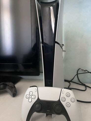 ps5 pult: PS5 Digital Edition satılır ✅ 2 pult ✅ Qutusu və bütün aksesuarları