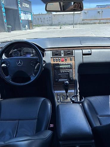 range over: Mercedes-Benz E-Class: 2001 г., 3.2 л, Автомат, Бензин, Седан — 7