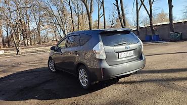 Toyota: Toyota Prius: 2012 г., Гибрид, Универсал — 3