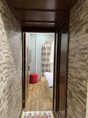 Yeni tikili: Satılır: studiya tipli zövqlü mənzil interyeri - Geniş qonaq otağı — 9