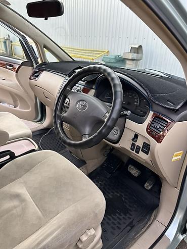 Toyota: Toyota Ipsum: 2002 г., 2.4 л, Автомат, Бензин, Минивэн — 1