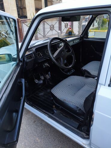 VAZ (LADA): Model: Lada 2107 Kuzov: sedan, ağ rəng Sürətlər qutusu: mexaniki Ön və — 12