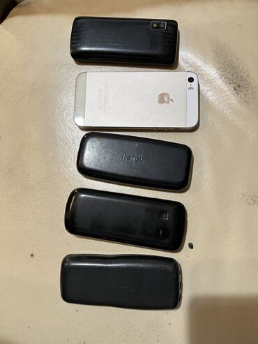 iphone c: IPhone 5s, Серебристый, Битый
