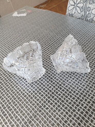 Konfet qabları: Cüt satilir 40azn, unvan nesimi bazarinin yani istenilen metroya — 9