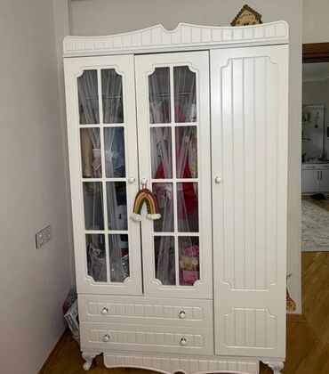 Oğlan və qız üçün, İşlənmiş, 3 qapılı, Açılan, Düz dolab