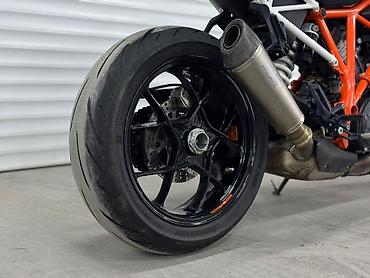 Мотоциклы: KTM Super Duke 1290 R Год 2016 Объем 1301 см3 Цвет оранжевый / черный at lalafo.kg — 8 Мотоциклы: KTM Super Duke 1290 R Год 2016 Объем 1301 см3 Цвет оранжевый / черный — 8