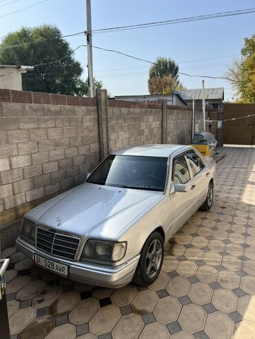 немецкий набор ключей: Mercedes-Benz W124: 1993 г., 2.9 л, Механика, Бензин, Седан